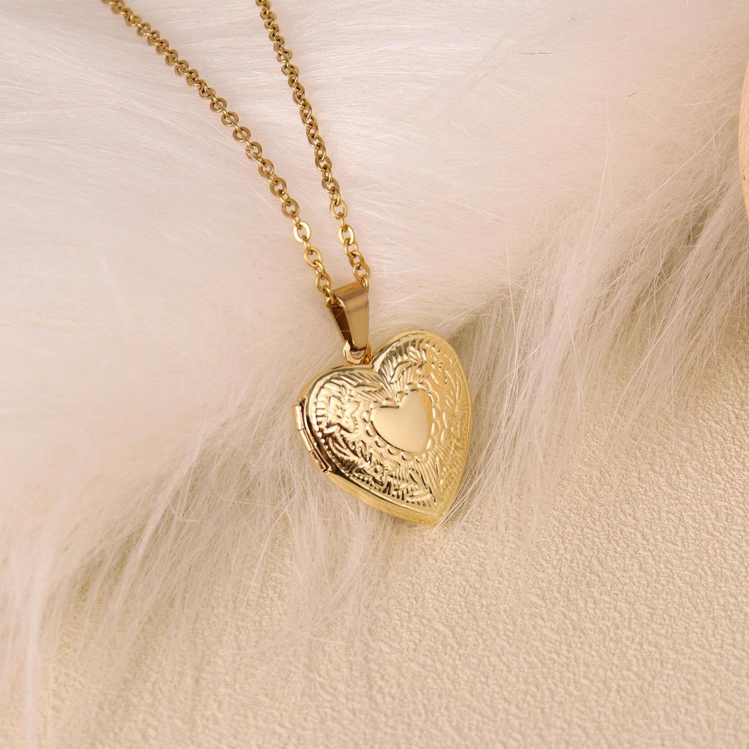 Heritage Floral Personalized Photo Locket