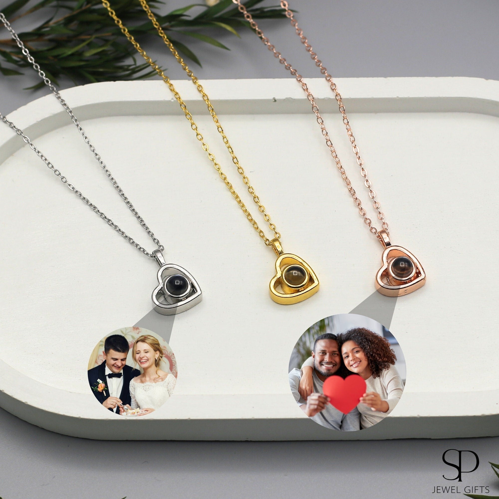 Luminous Heart Photo Projection Necklace