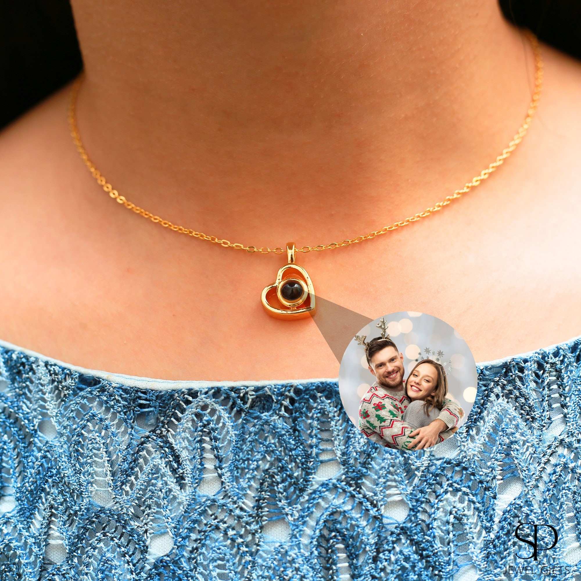 Luminous Heart Photo Projection Necklace