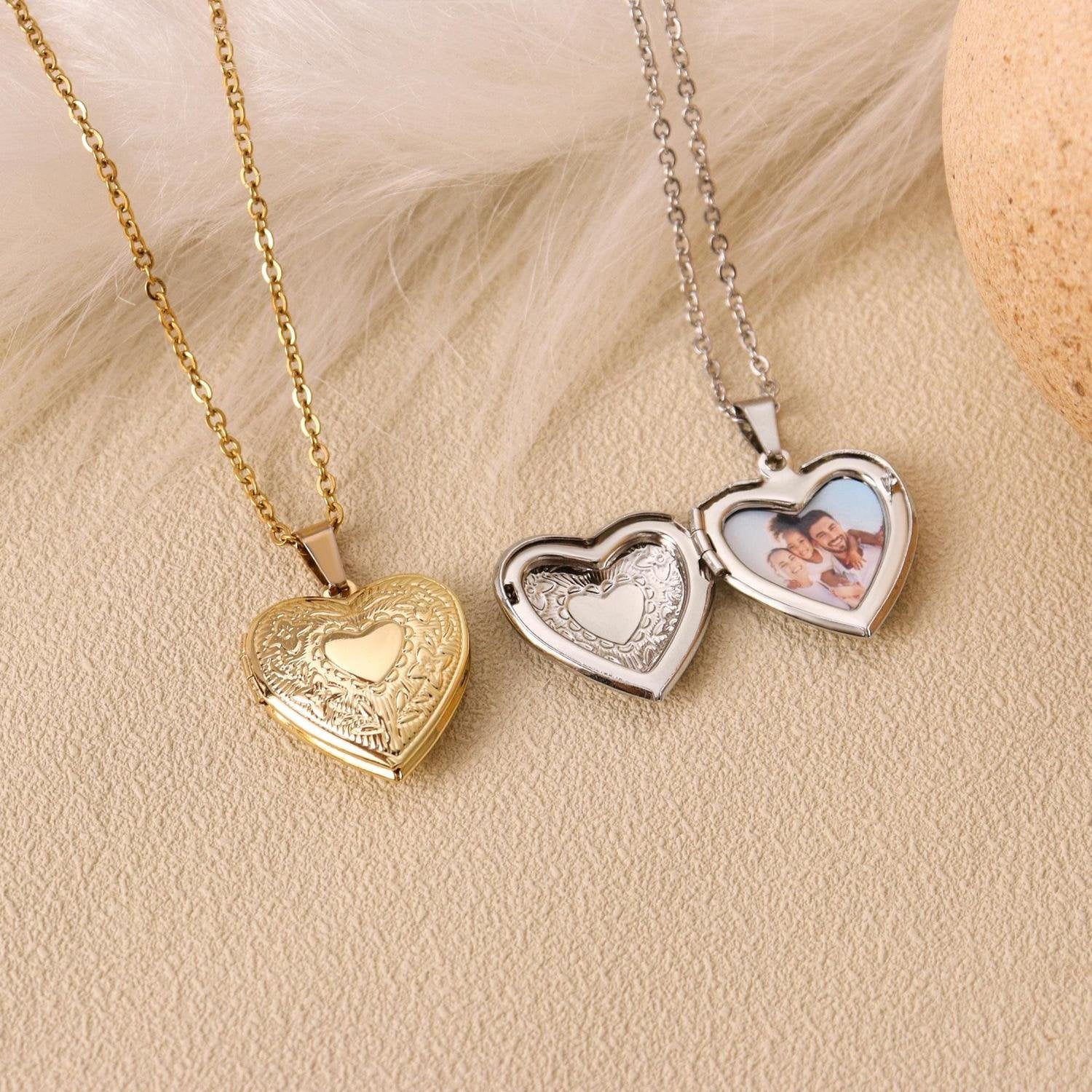 Heritage Floral Personalized Photo Locket