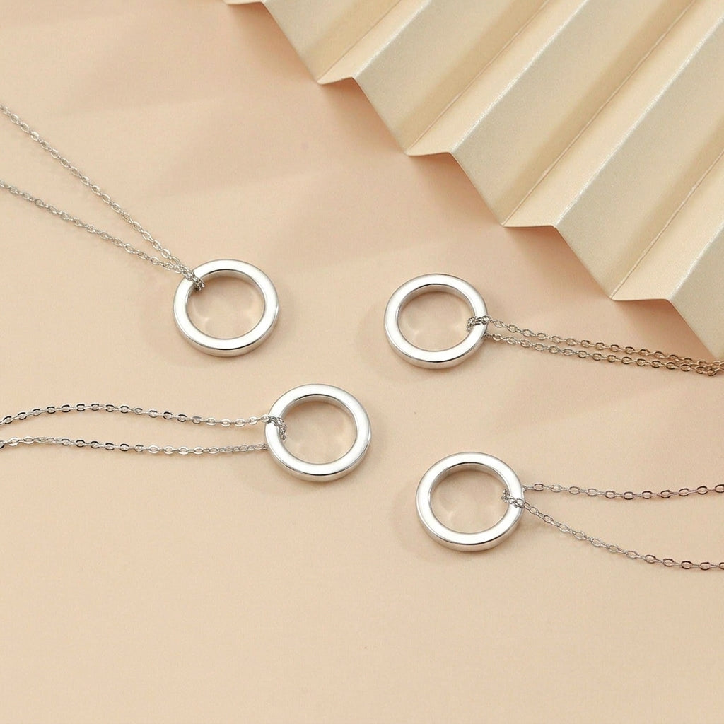 Personalized Linked Circles Family Name Necklace