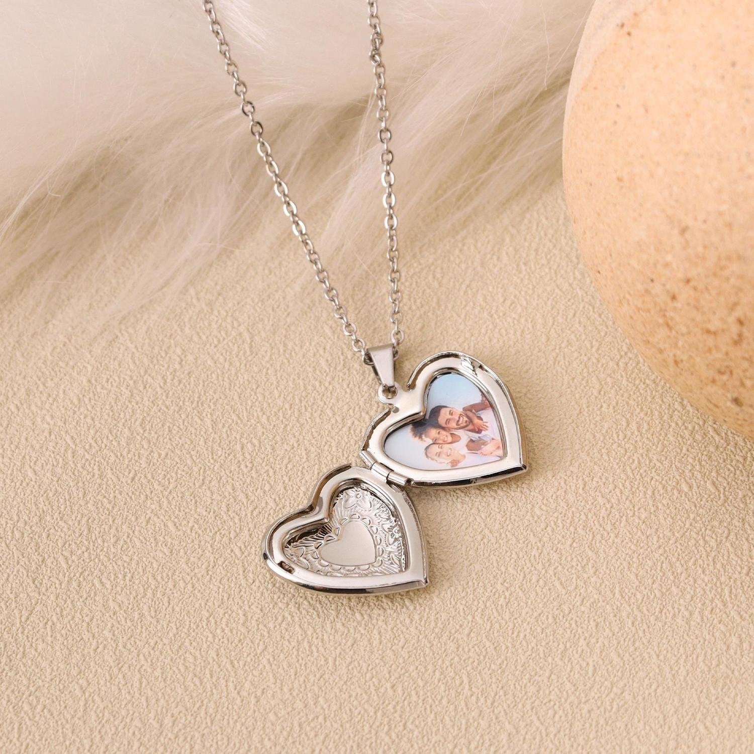 Heritage Floral Personalized Photo Locket