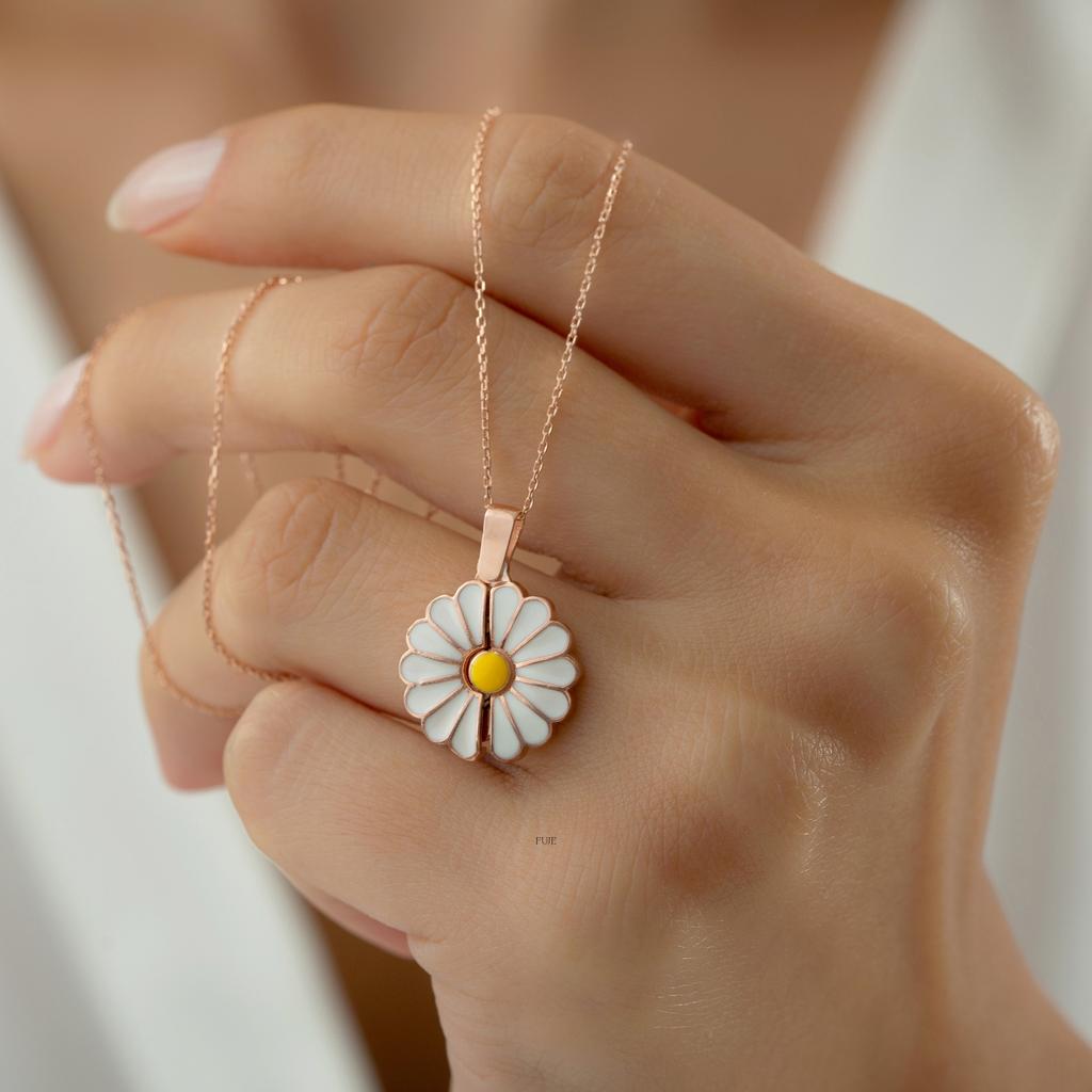 Daisy Flower Engraved Name Necklace Personalized Gift_1