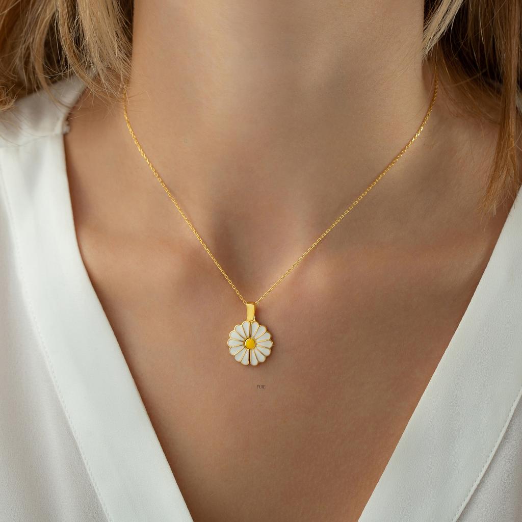Daisy Flower Engraved Name Necklace Personalized Gift