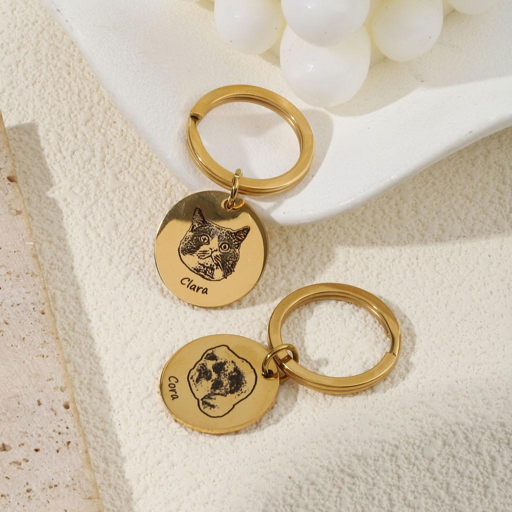 Personalized Pet Keychain with Engraved Image Clara Cora