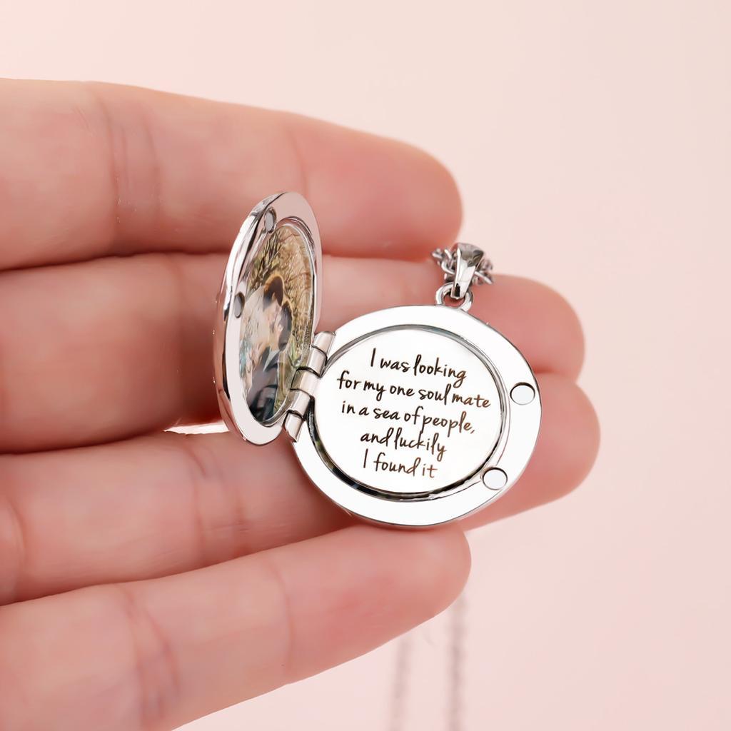 Personalized Photo Engraved Locket Necklace Design