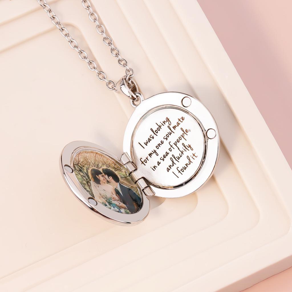 Personalized Photo Locket Necklace With Engraved Quote