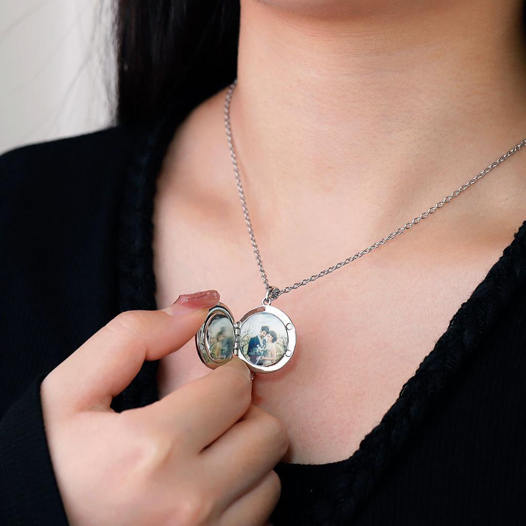 Personalized Photo Locket Necklace With Engraving