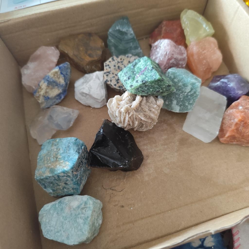Raw Healing Crystal Collection Cardboard Box