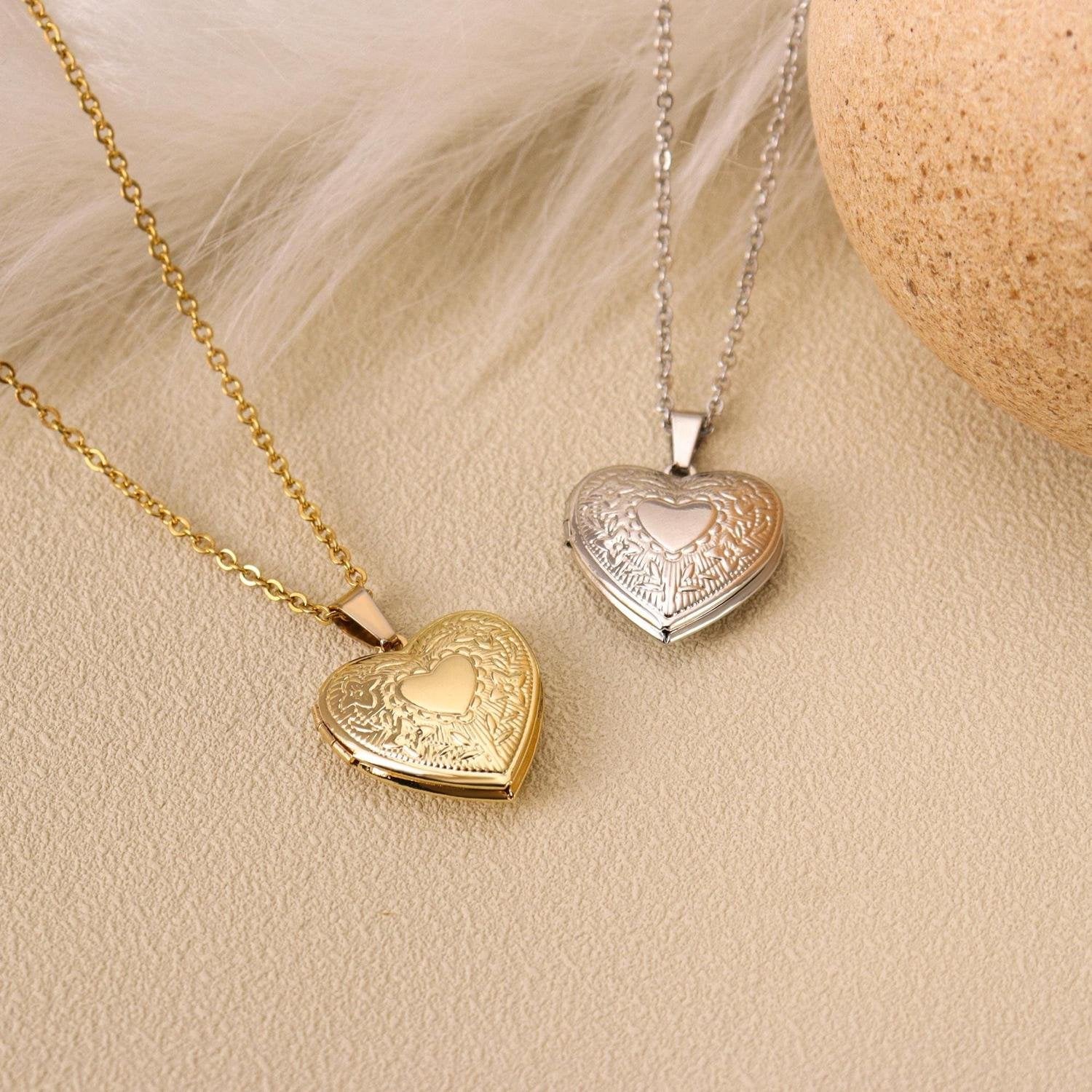 Heritage Floral Personalized Photo Locket