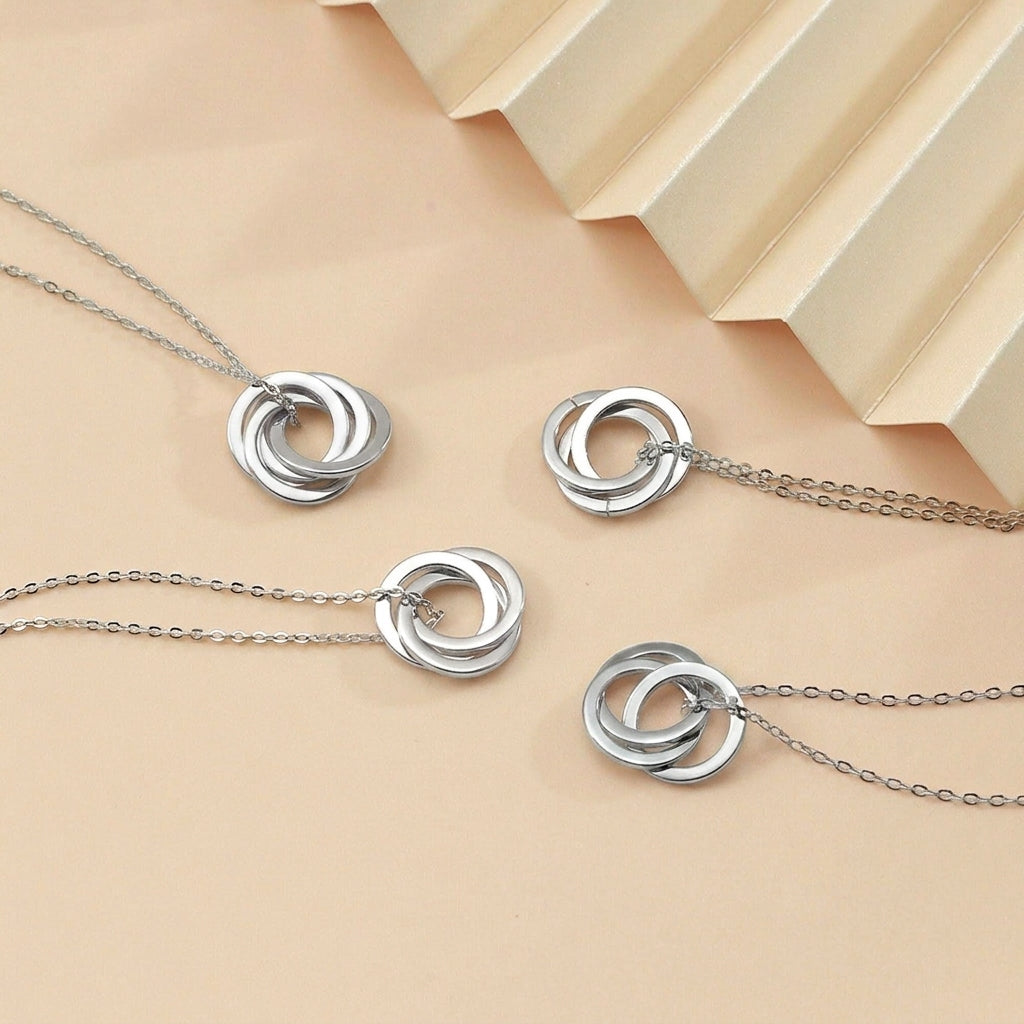Personalized Linked Circles Family Name Necklace